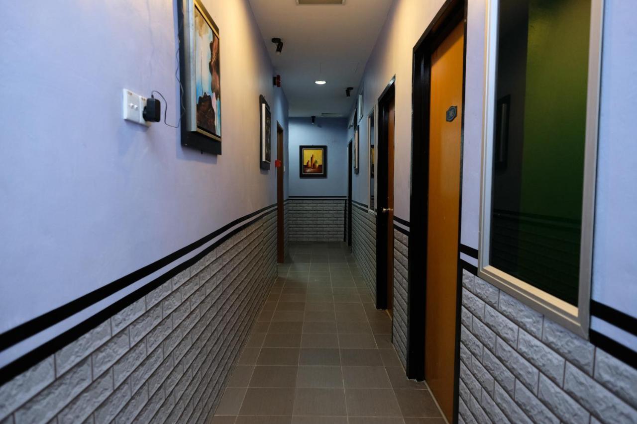 Oyo 603 Sri Padang Inn Куантан Экстерьер фото